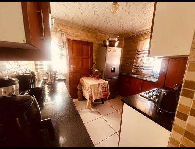 3 BEDROOM HOUSE FOR SALE IN KARENPARK